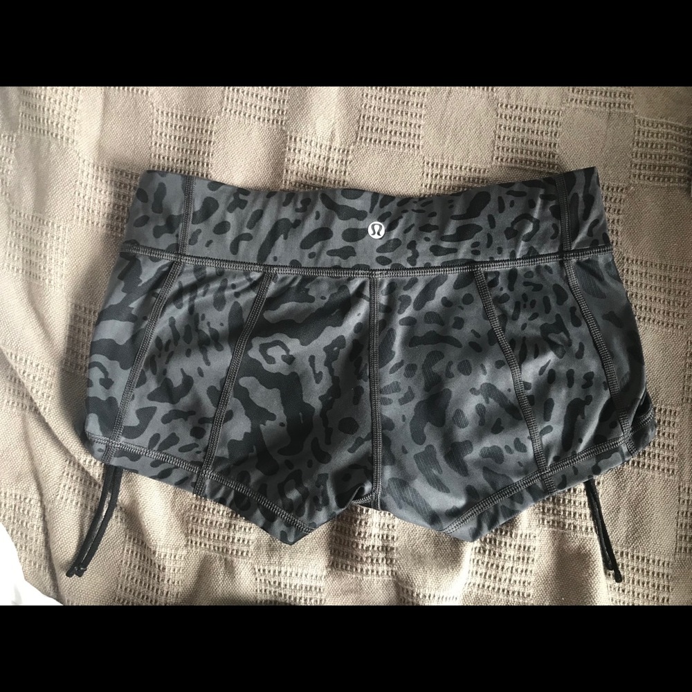 Lulu lemon booty spandex shorts